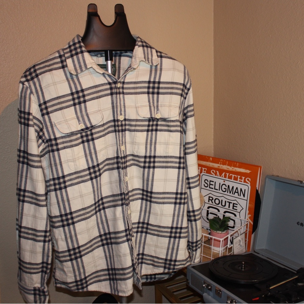 American Eagle Outfitters Cream and Navy Plaid Shirt